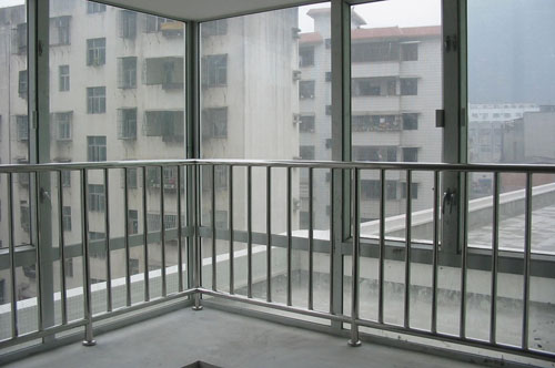 不銹鋼復(fù)合管陽(yáng)臺(tái)護(hù)欄